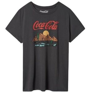 NWT Torrid x Coca Cola Classic Fit Short Sleeve Graphic T-Shirt Cotton 6X / 30